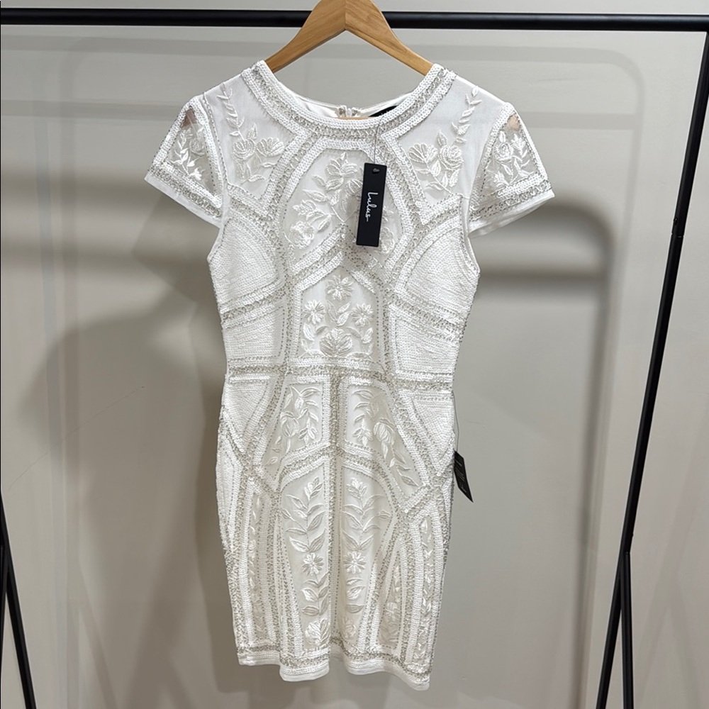 Lulu's White Bodycon Mini Dress with Crew Neck and Short Sleeves